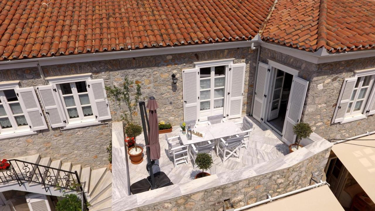 Hydra's Pearl - White Pearl * Hydra (Saronic Islands)