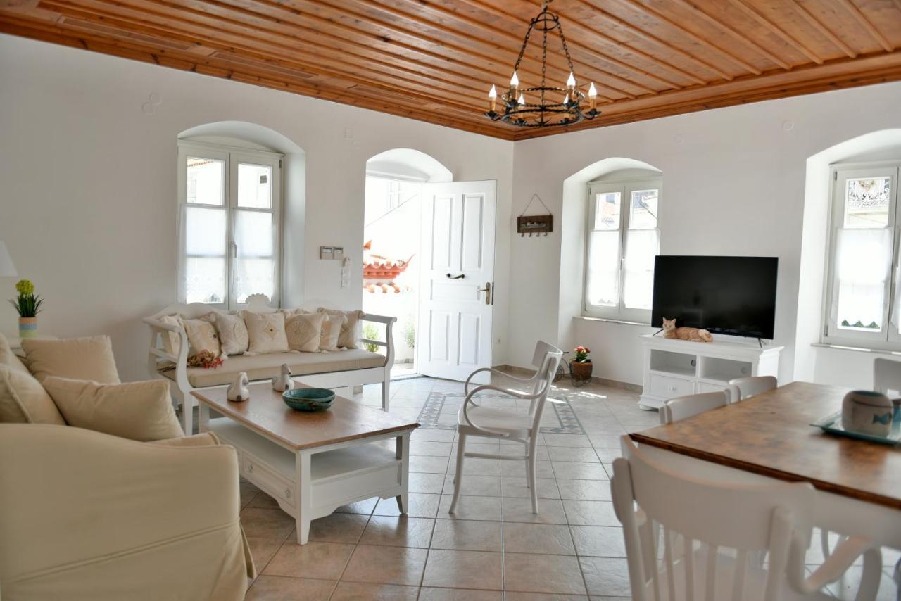 Holiday home Hydra's Pearl - White Pearl